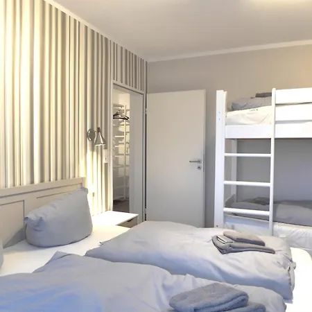 Family Star 6 Pers Wifi Pool Near Lift Apartman *